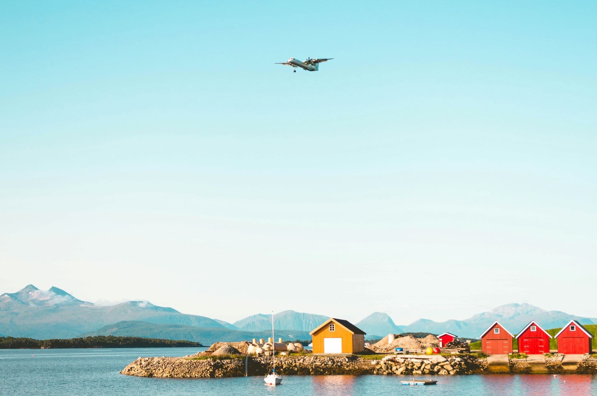 Airline Travel Strategies for Festival and Holiday Peaks