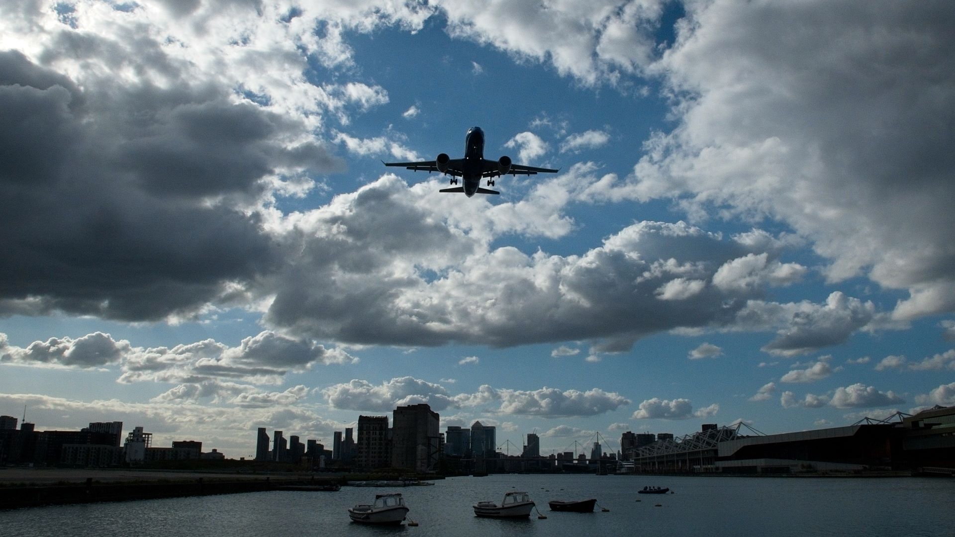 Flight Deals & Tourism Booms The Economics of Low Fares-1