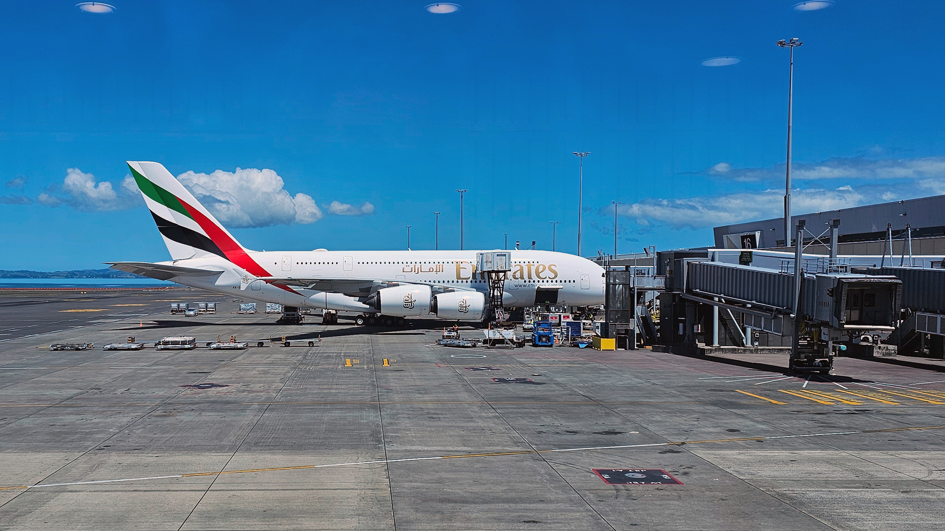 emirates-dubai-airline-tickets.jpg