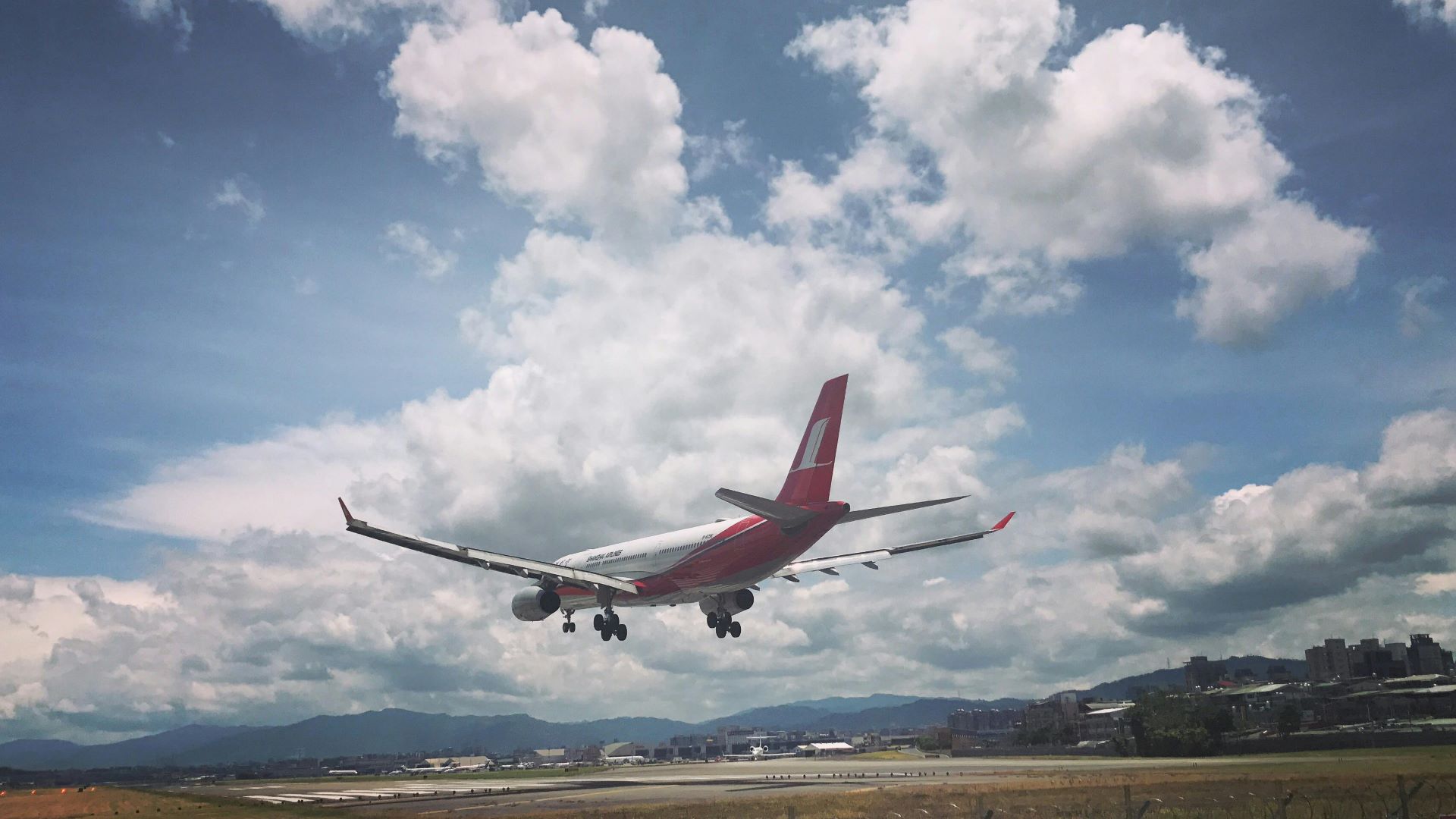 how-travel-influencers-shape-airline-tourism-sales-1