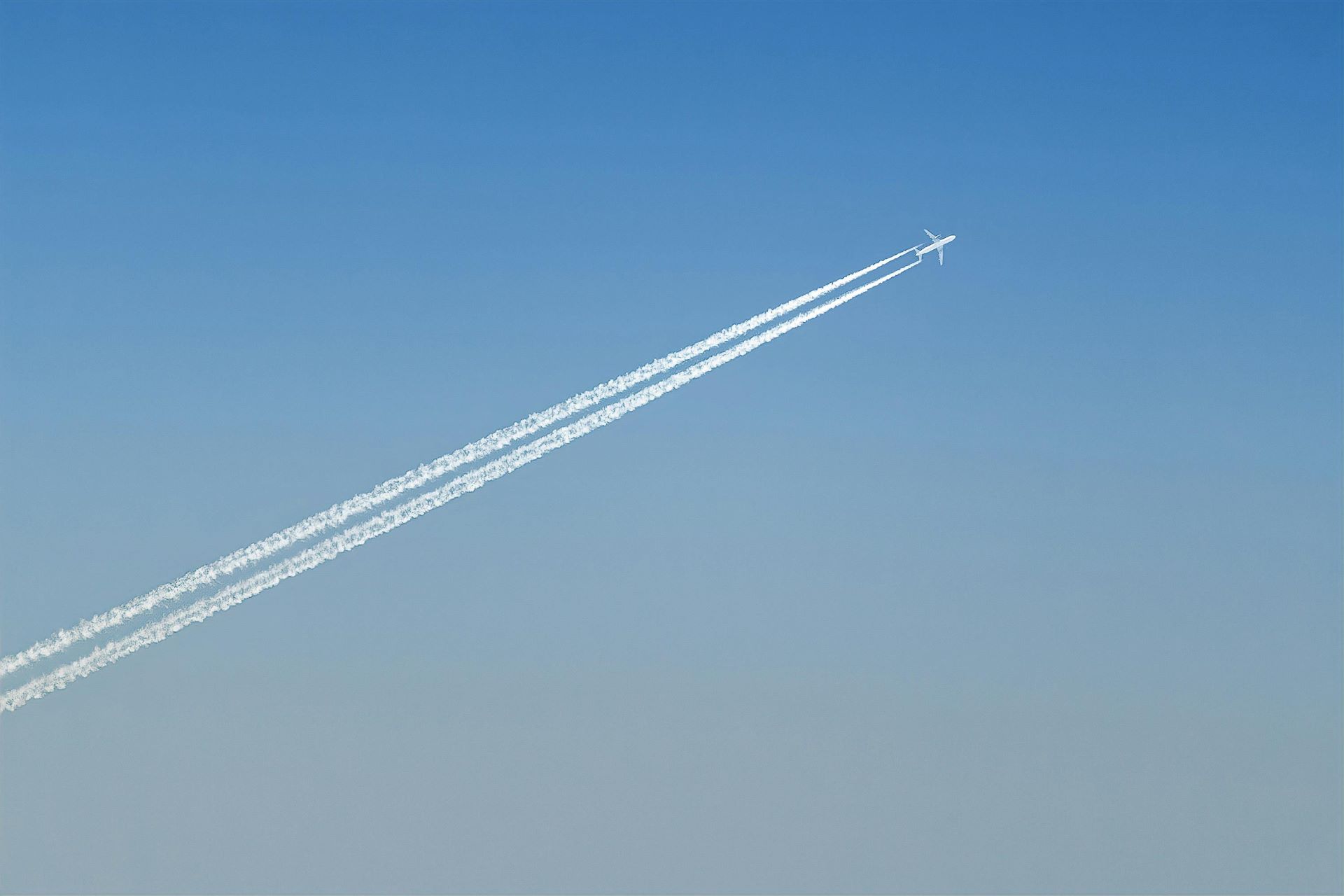 jet-lag-in-air-travel-reset-your-body-clock-fast