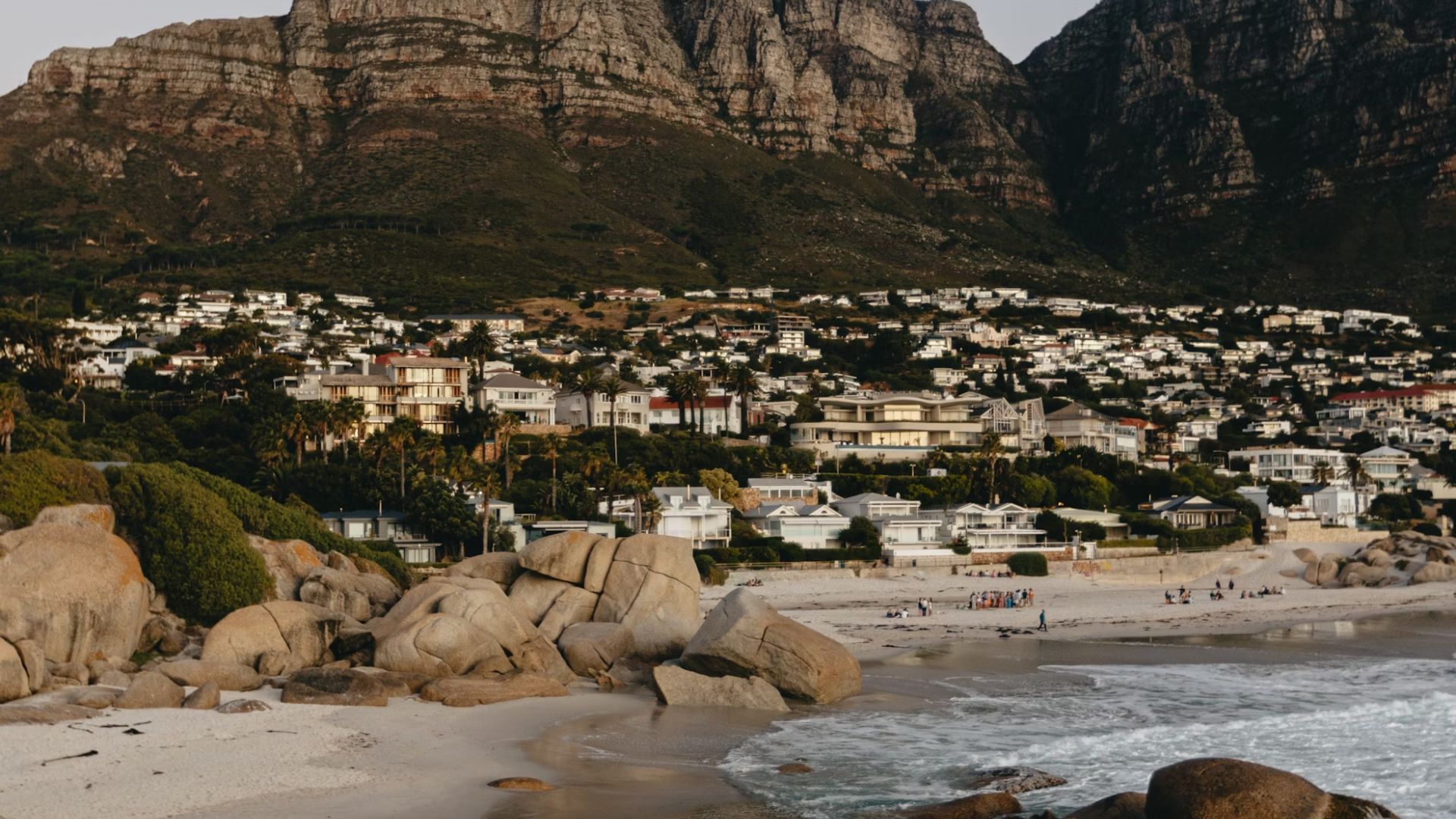 travel-and-accommodation-tips.jpg