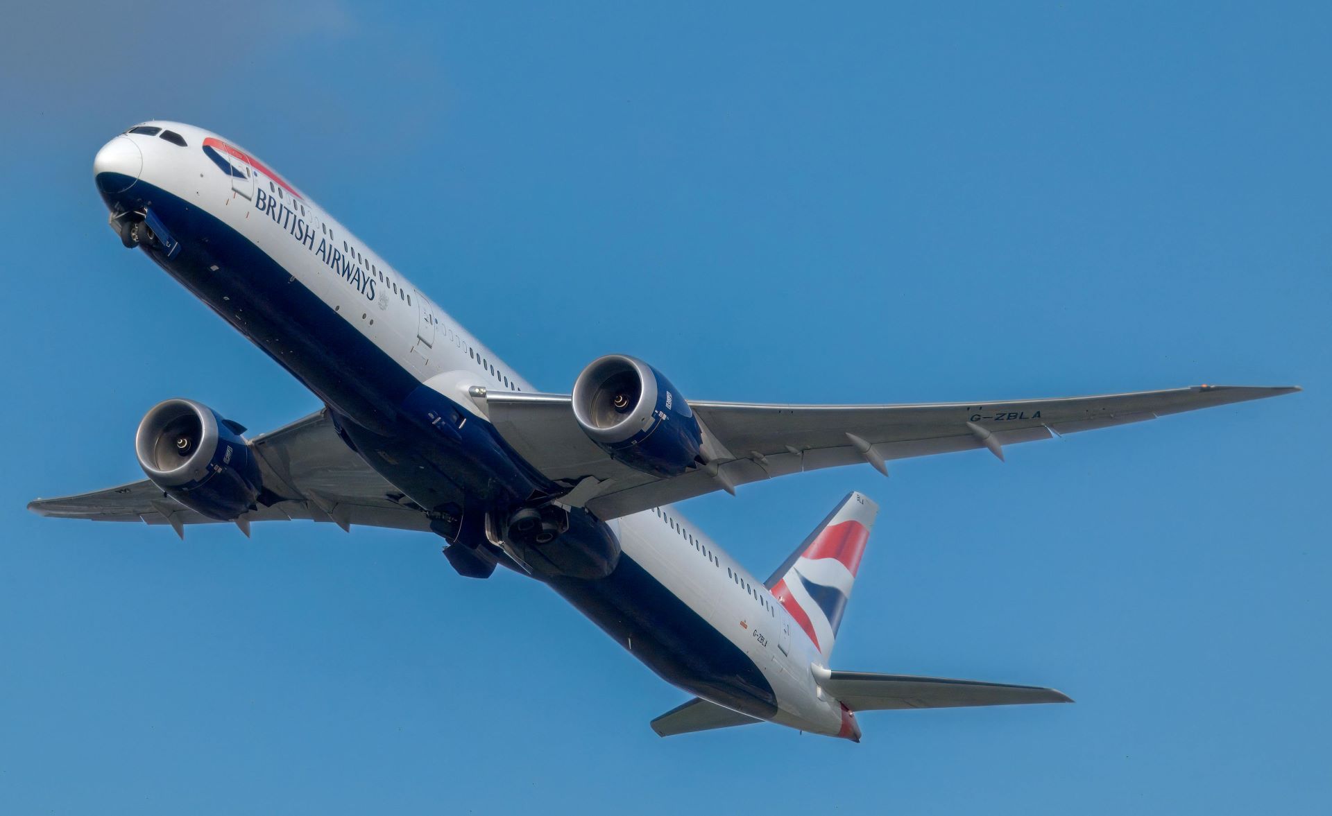 why-airline-reliability-outweighs-luxury-for-modern-tourists-2